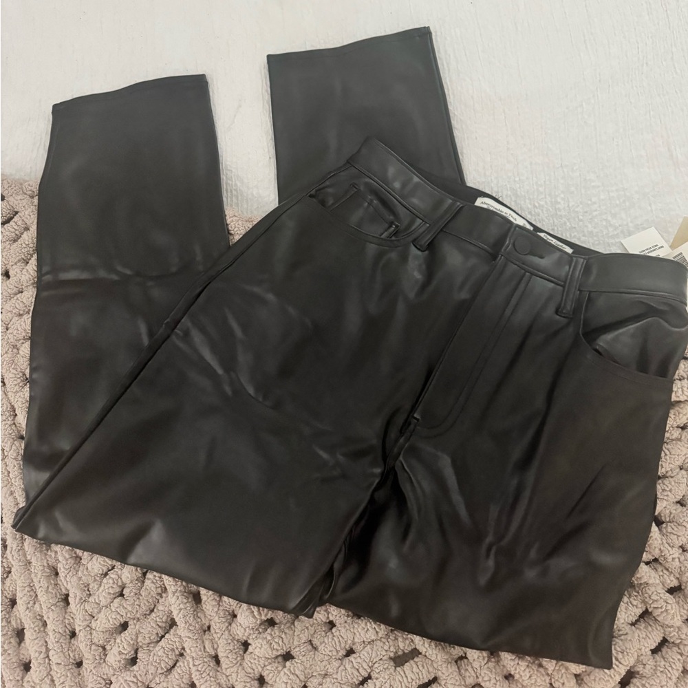 Size 4/27 Abercrombie & Fitch black The ankle straight ultra high rise